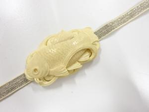 アンティーク　作家物　本象牙　鯉　帯留め